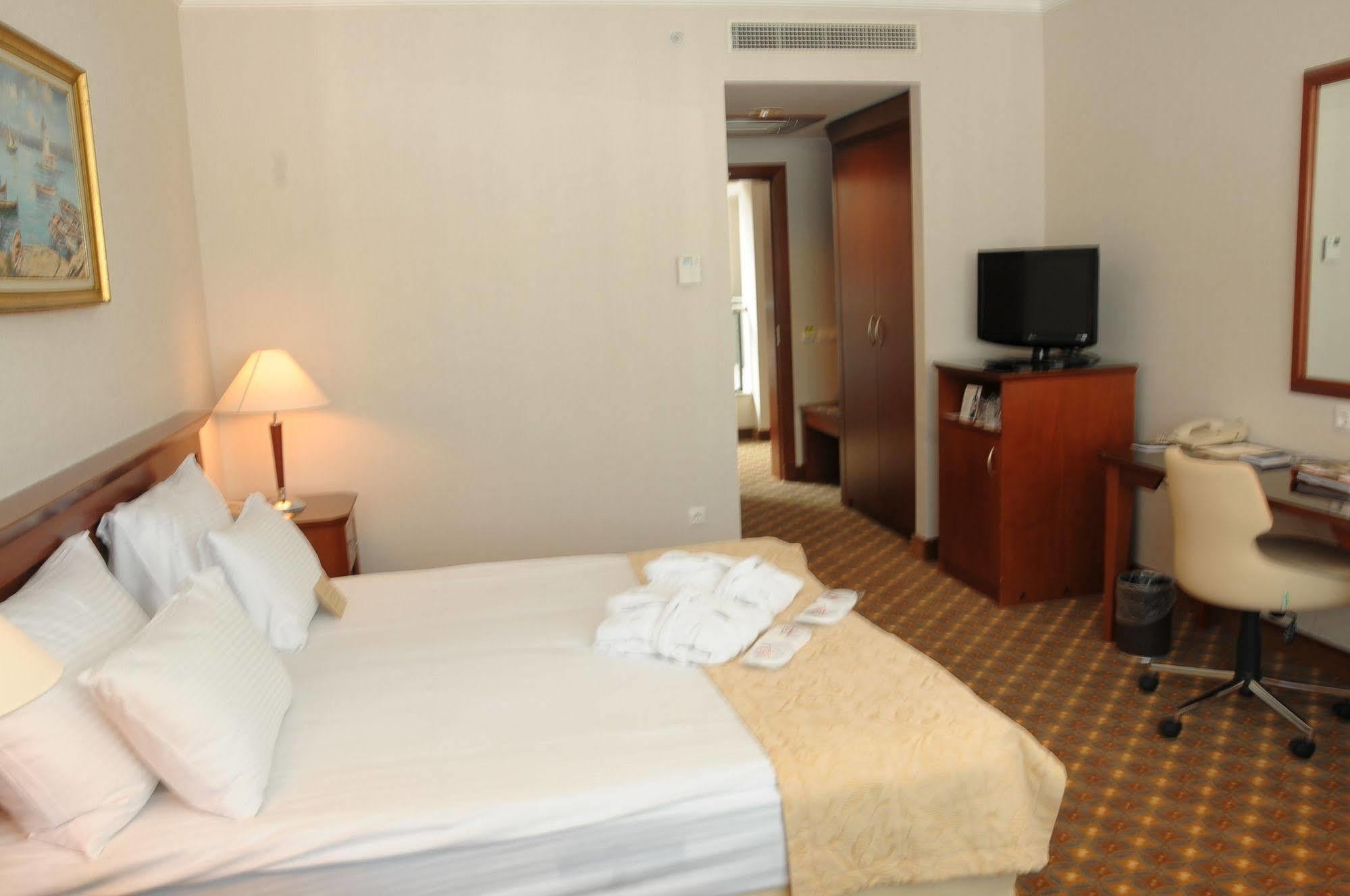 Hotel Midi Ankara Esterno foto
